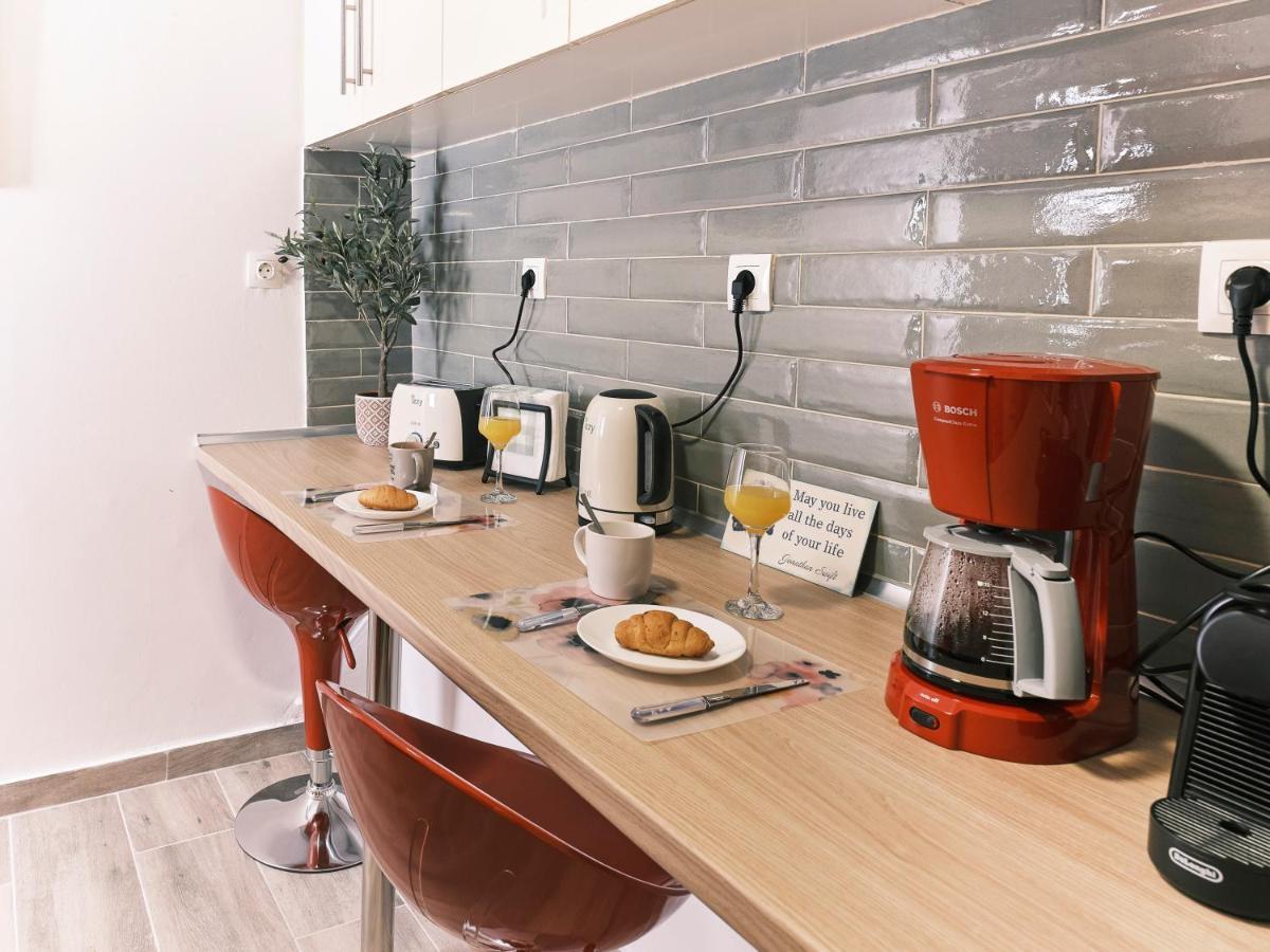 "Under The Olive Tree"- Beautiful Apartment In The Heart Of Athen Eksteriør billede