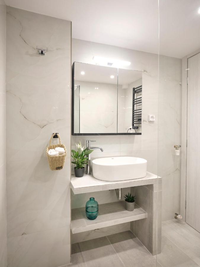 "Under The Olive Tree"- Beautiful Apartment In The Heart Of Athen Eksteriør billede